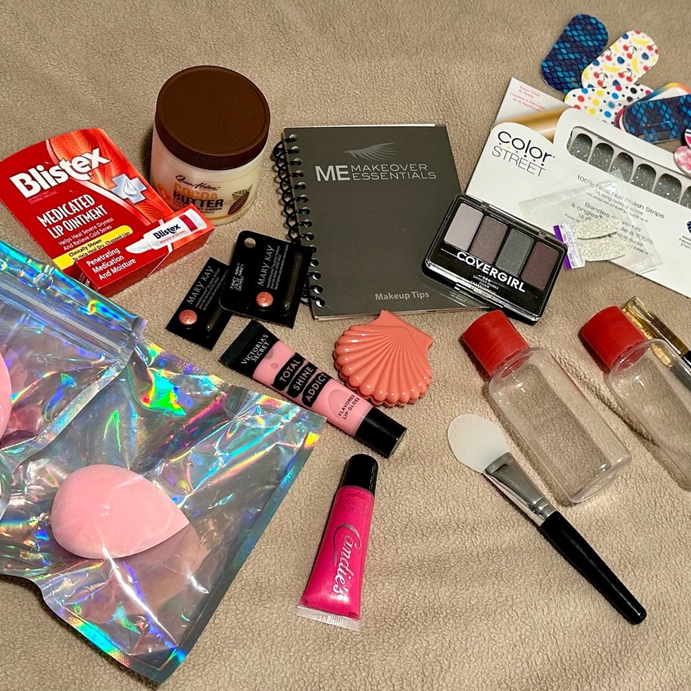 Makeup bundle - Picture 4 of 9